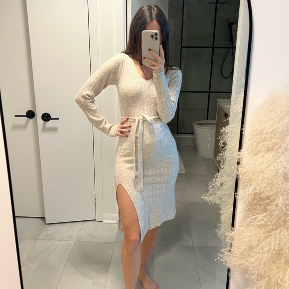 Abercrombie & Fitch Dresses & Skirts - Abercrombie & Fitch Beige Sweater Dress, Size XS
